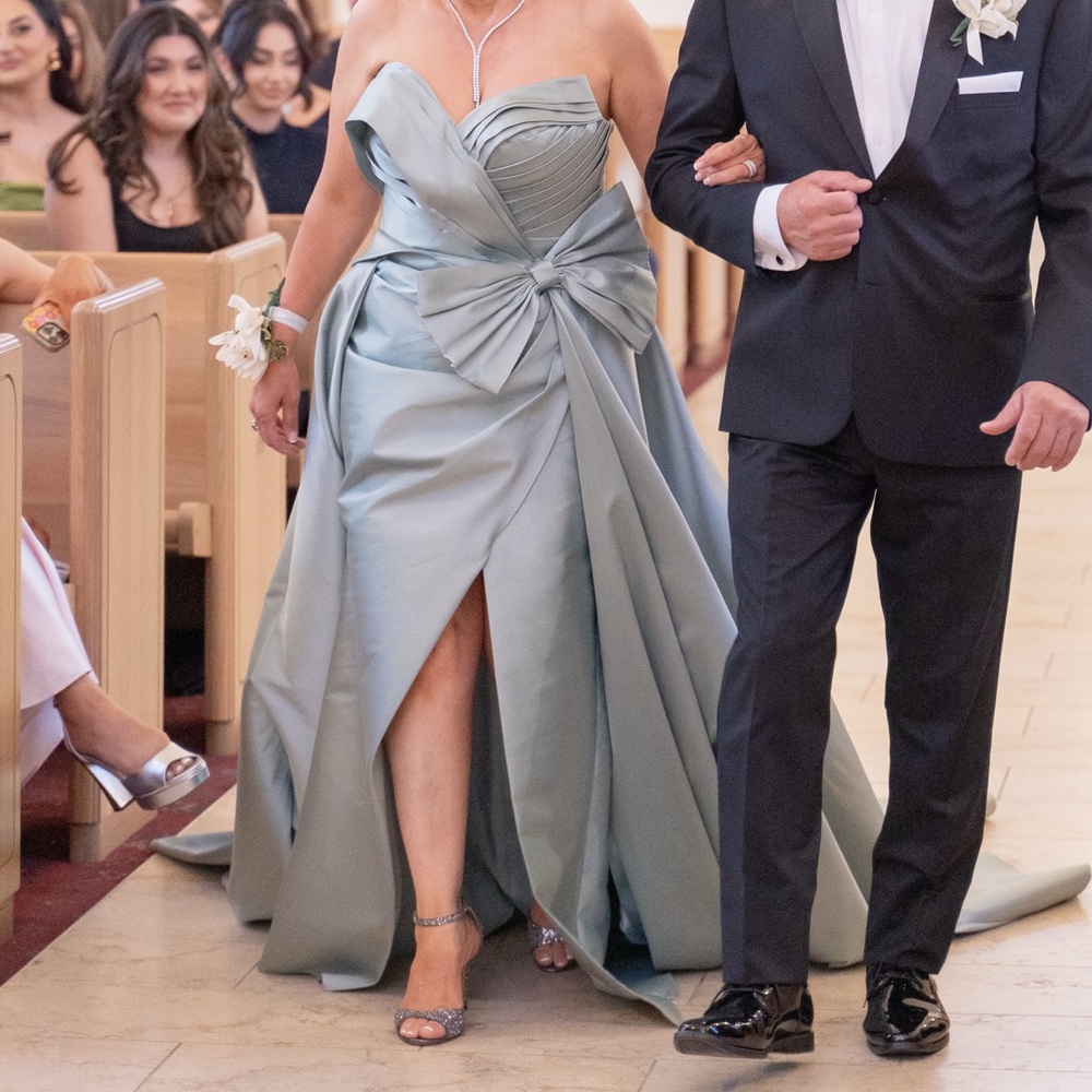 Tarik Ediz Silver-Blue Strapless Bow-Detail Evening Gown